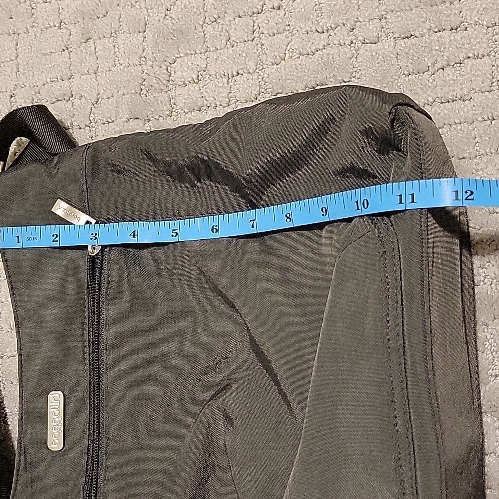 Baggallini Crossbody Bag - Picture 9 of 9